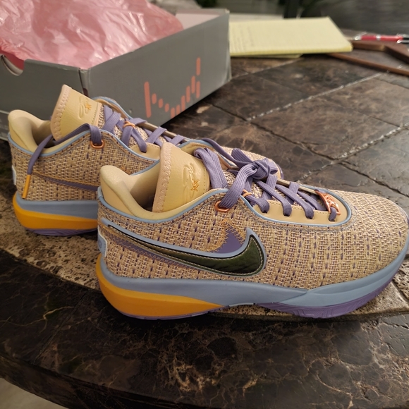  Lebron James xx Nike LeBron 20 “Celestial Gold” 5y or 6.5 adult Sneaker NWT - Picture 5 of 11